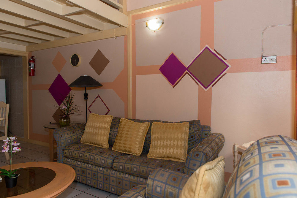 Tropical Court Inn New Кингстън Екстериор снимка
