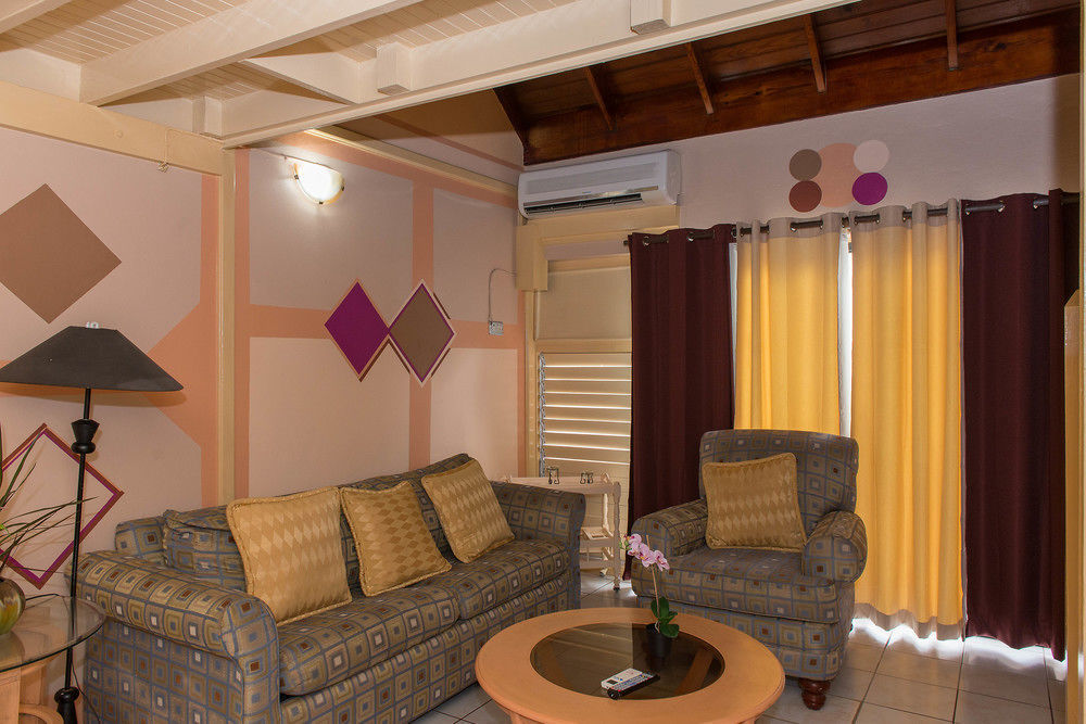 Tropical Court Inn New Кингстън Екстериор снимка